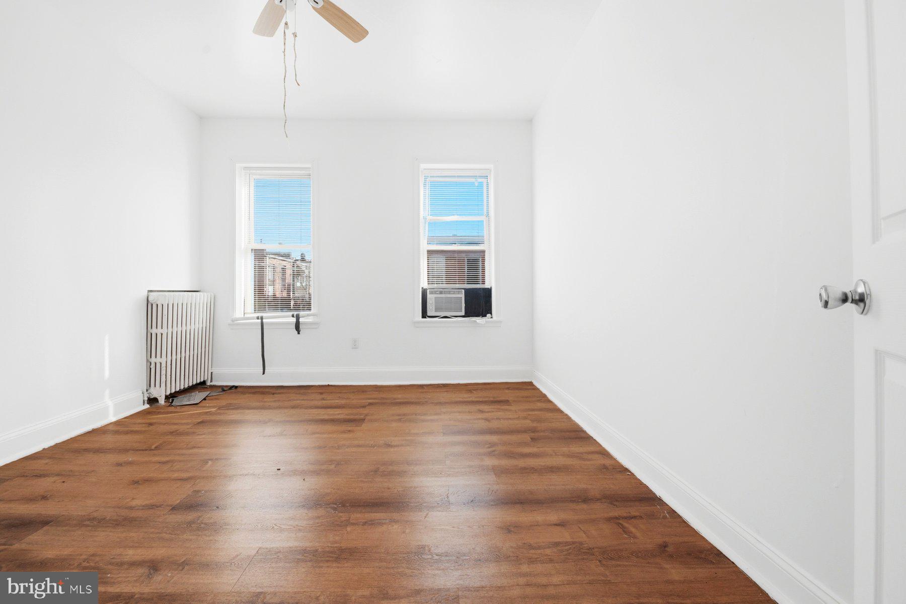 ELLWOOD PARK - Residential