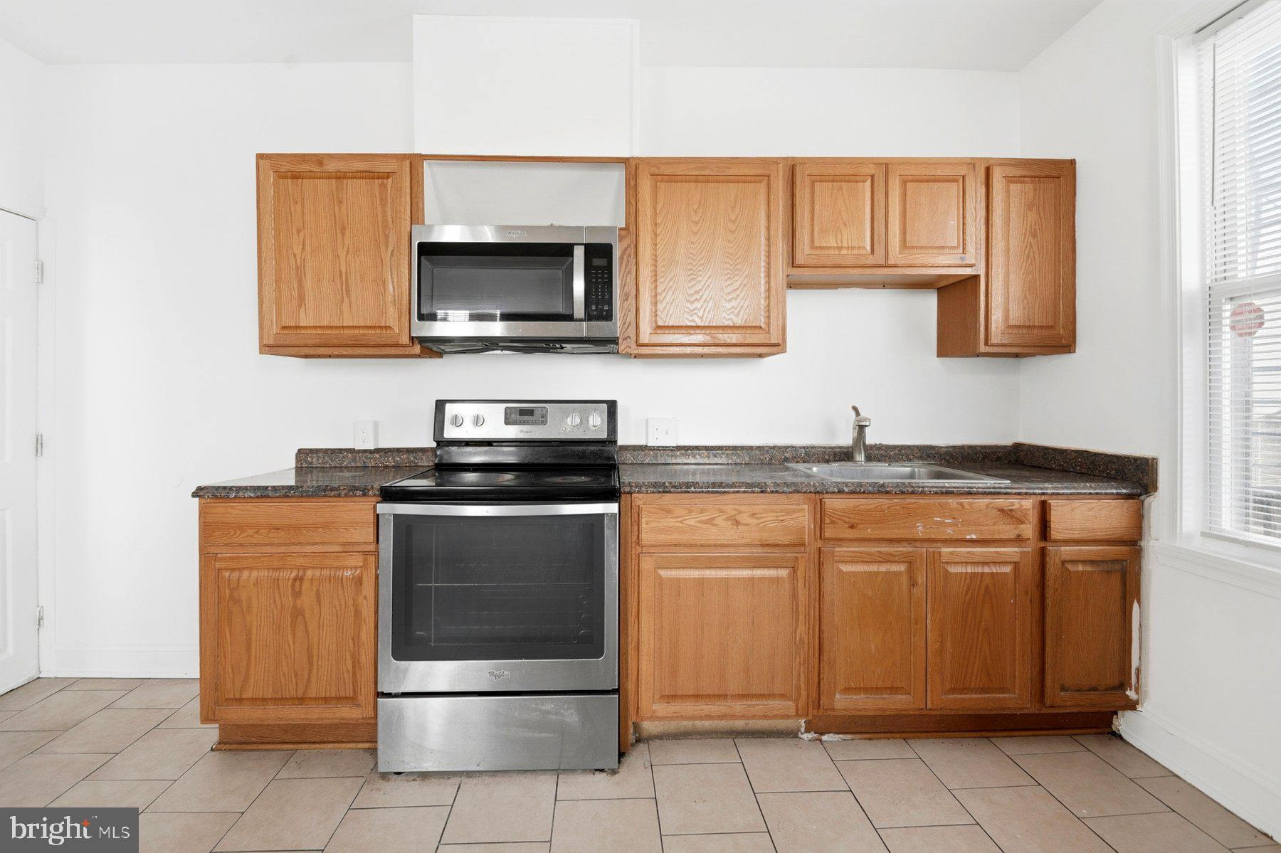 ELLWOOD PARK - Residential