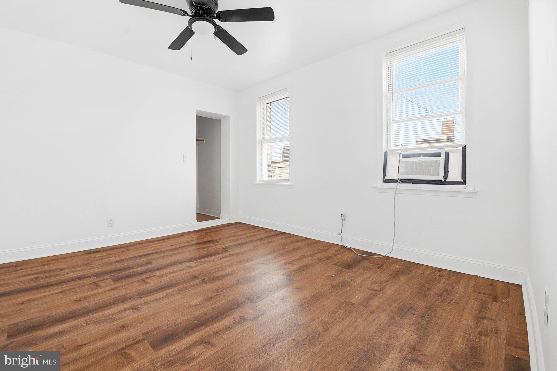 ELLWOOD PARK - Residential