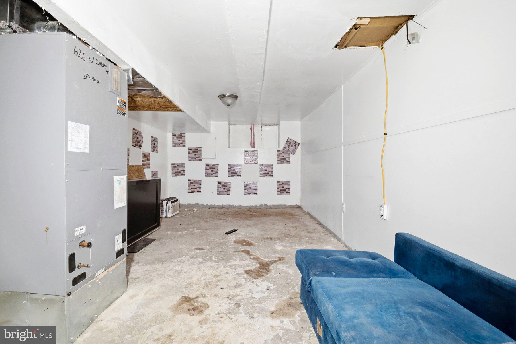 ELLWOOD PARK - Residential