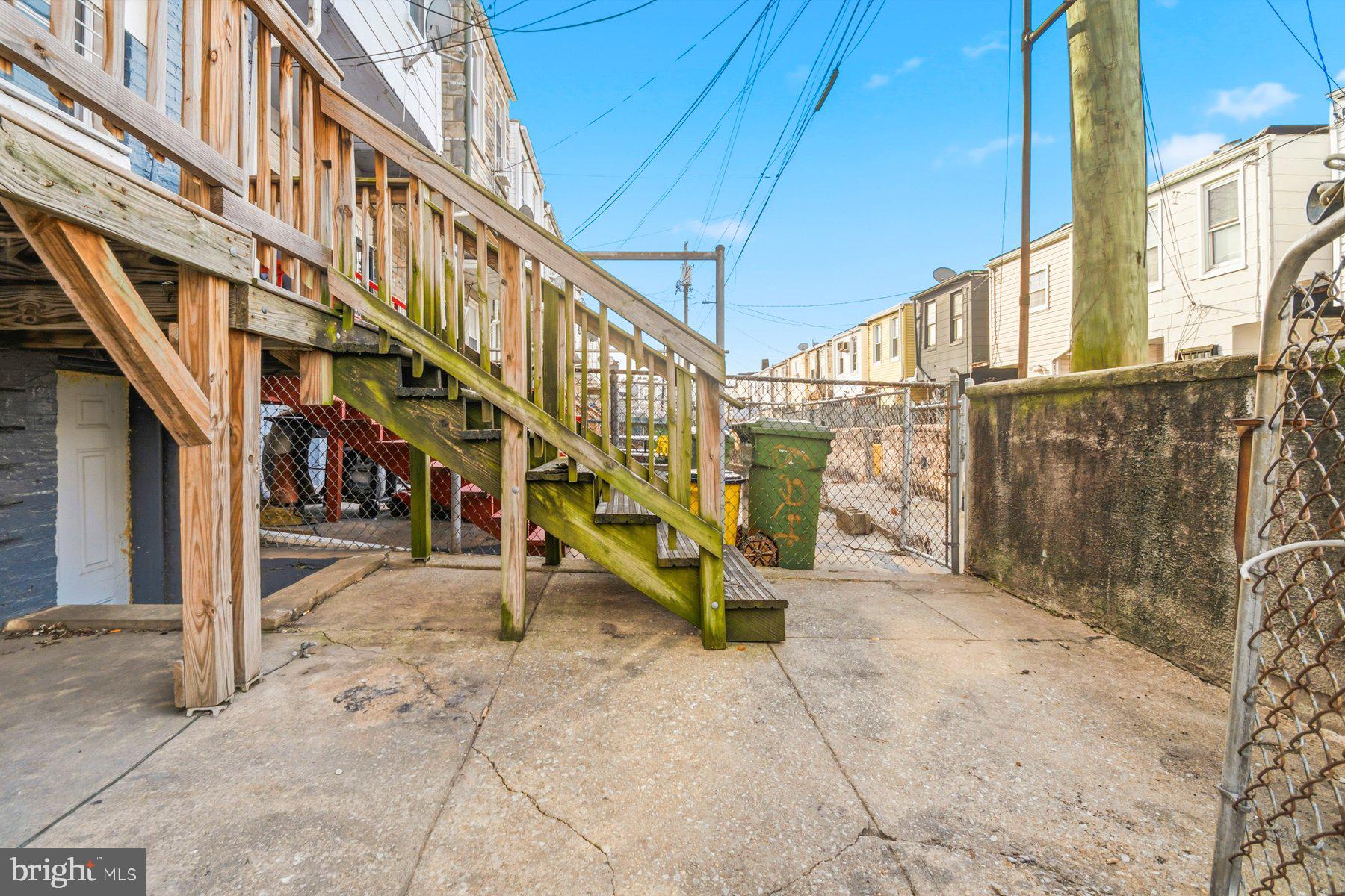 ELLWOOD PARK - Residential