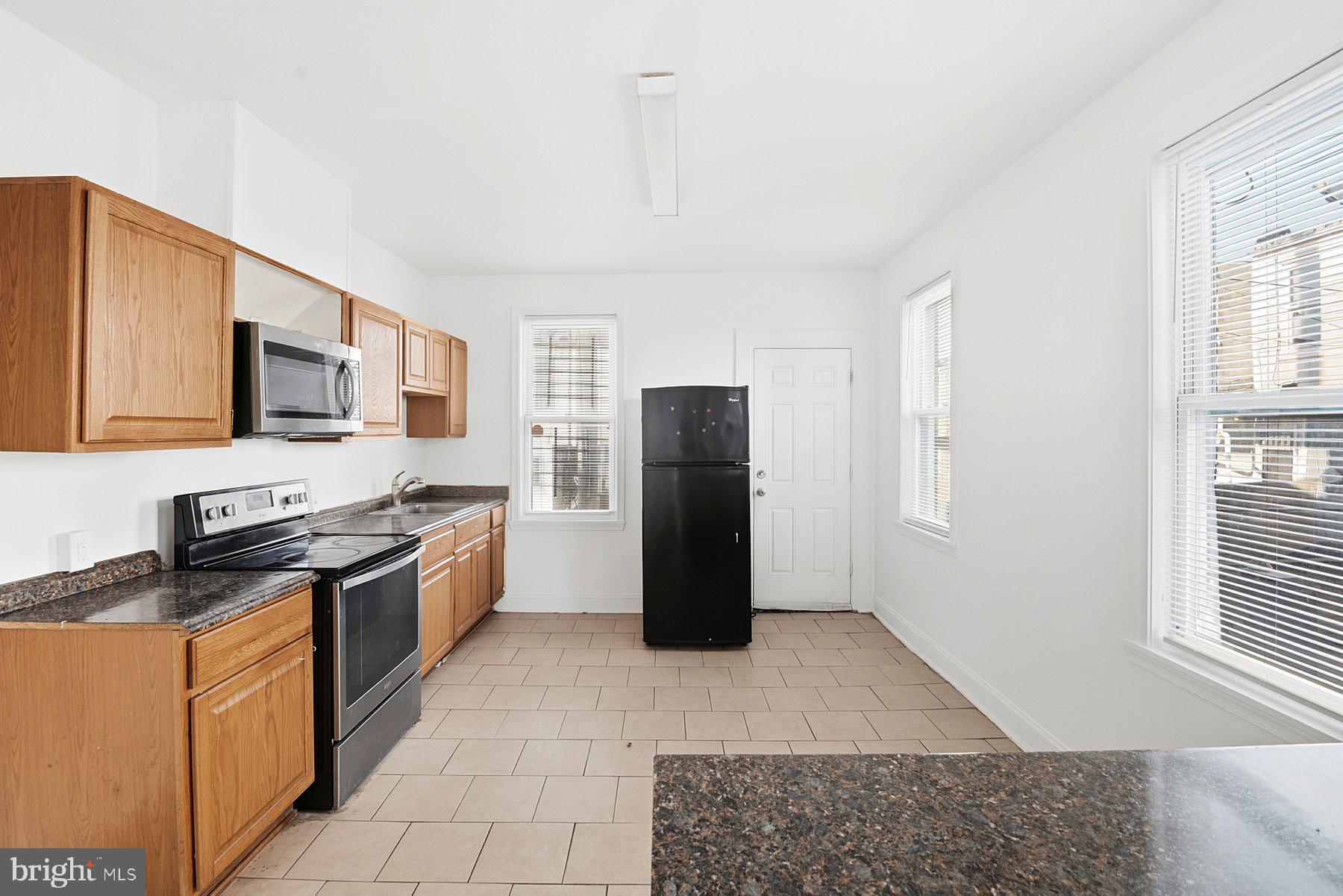 ELLWOOD PARK - Residential