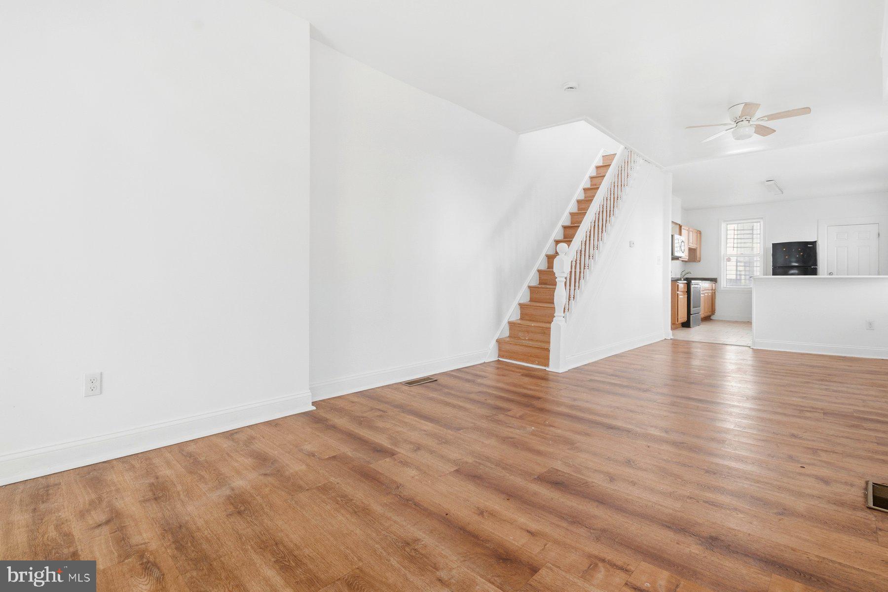 ELLWOOD PARK - Residential