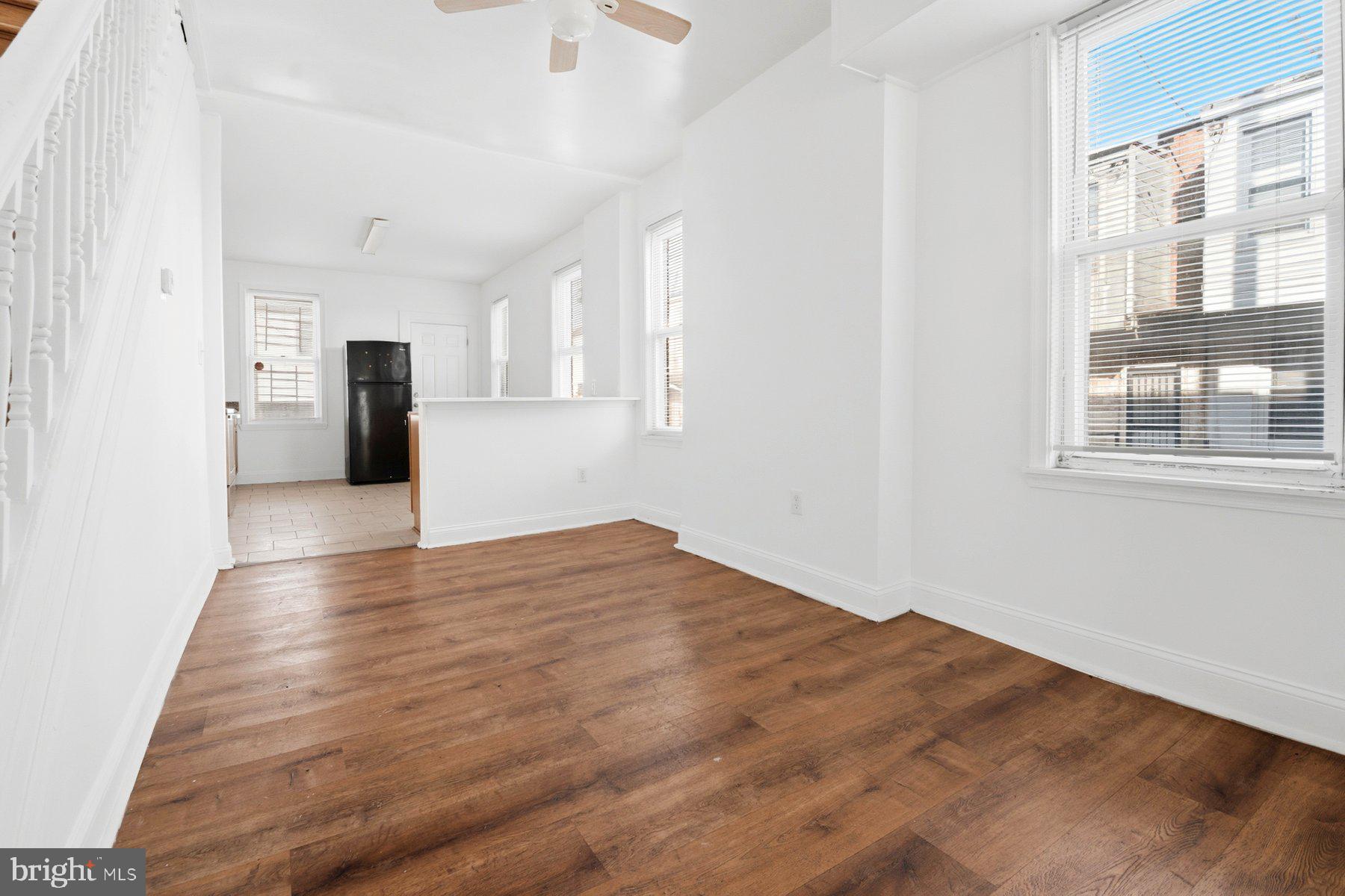 ELLWOOD PARK - Residential