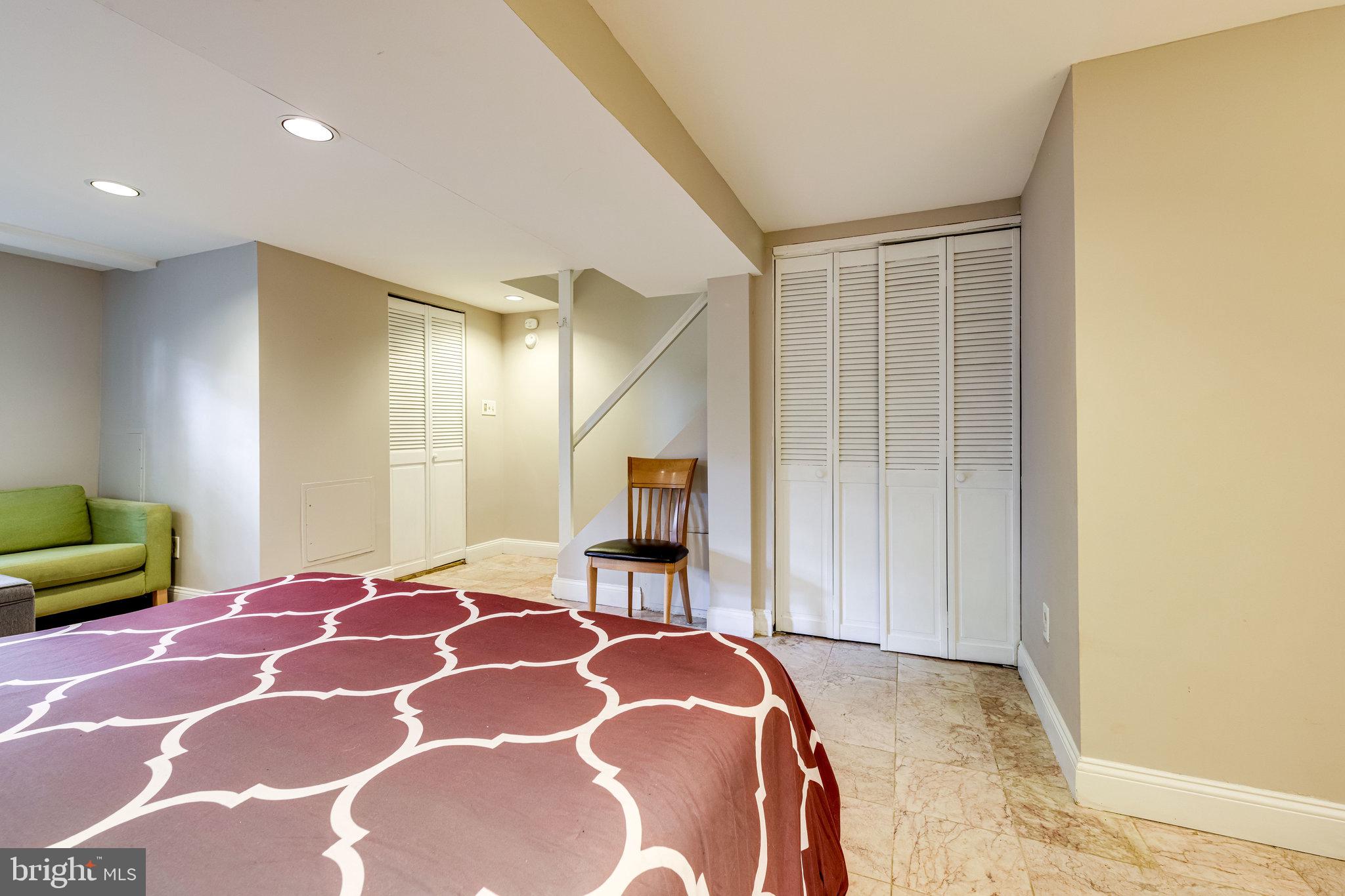 WARWICK VILLAGE - Residential Lease