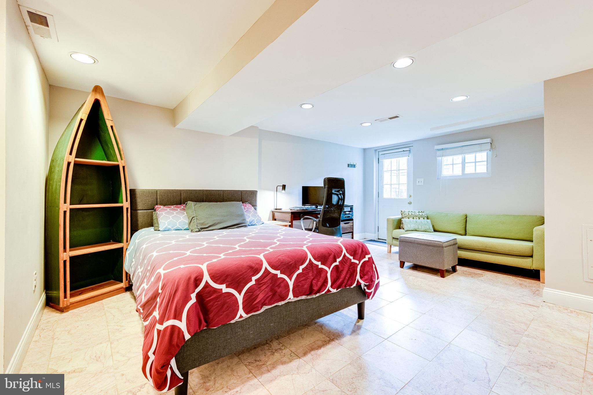 WARWICK VILLAGE - Residential Lease