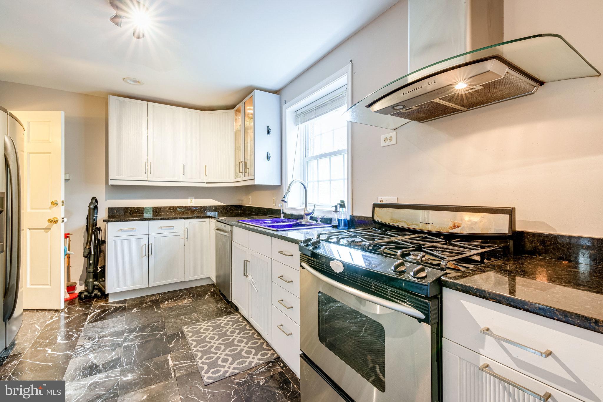 WARWICK VILLAGE - Residential Lease