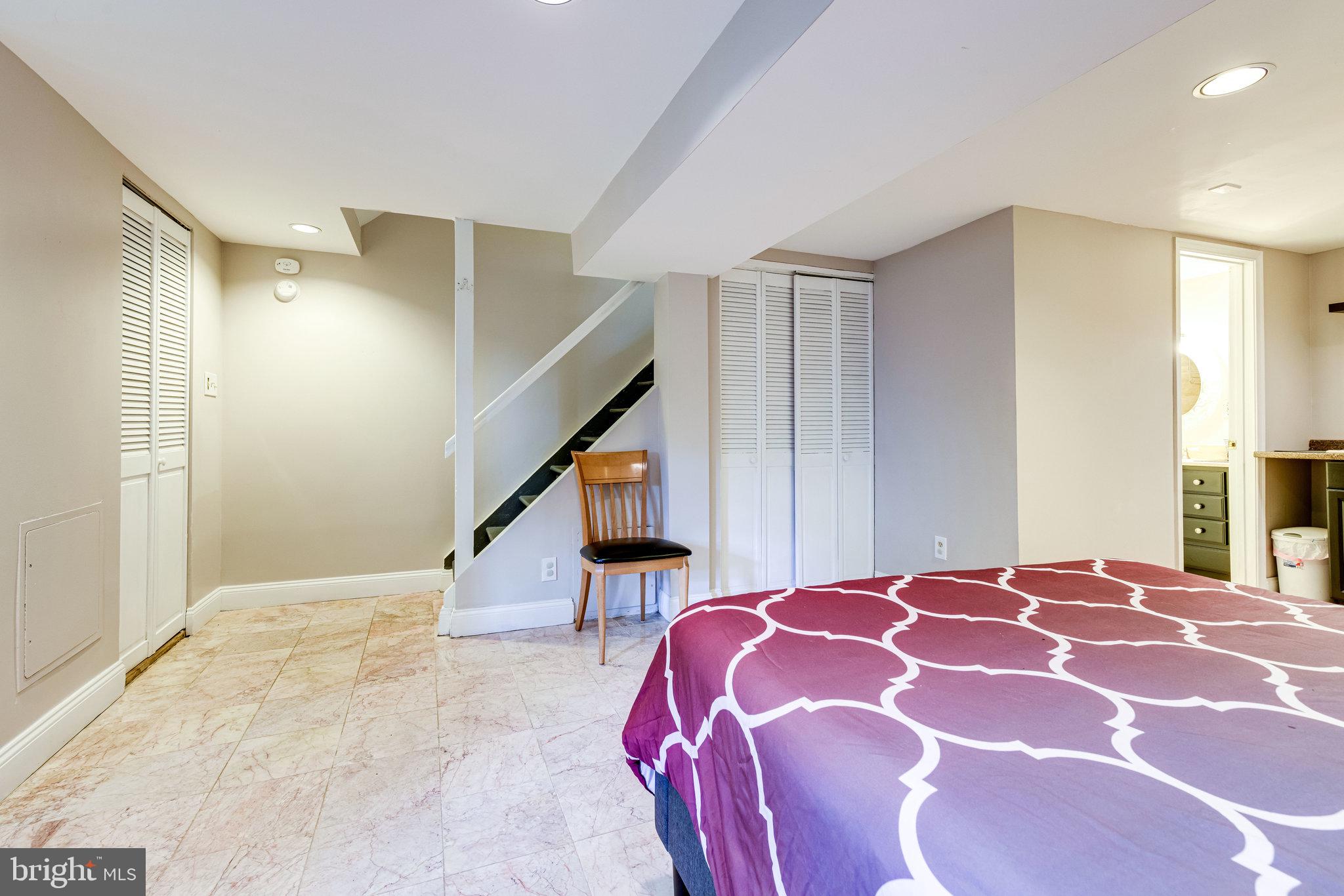 WARWICK VILLAGE - Residential Lease