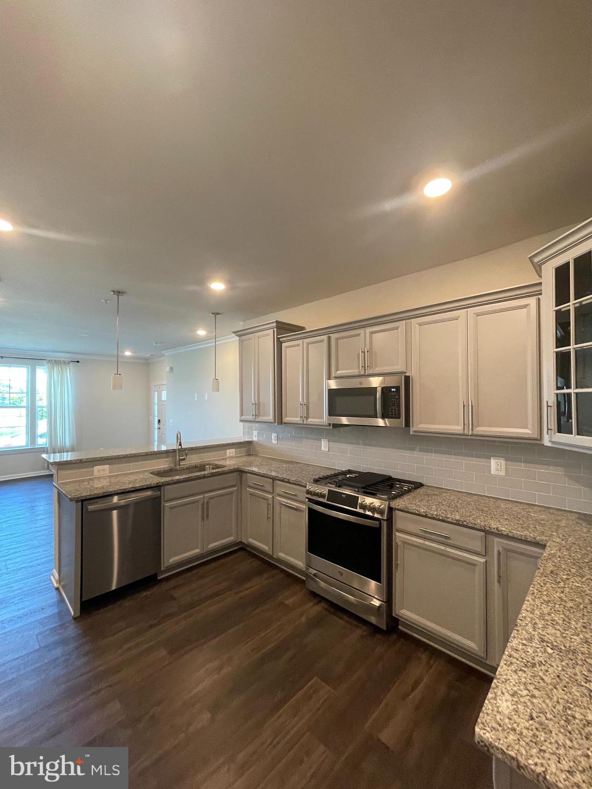 WESTVIEW SOUTH - Residential Lease