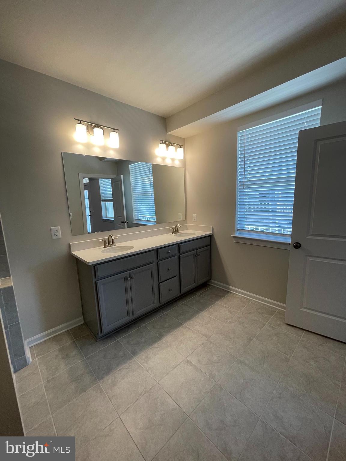 WESTVIEW SOUTH - Residential Lease