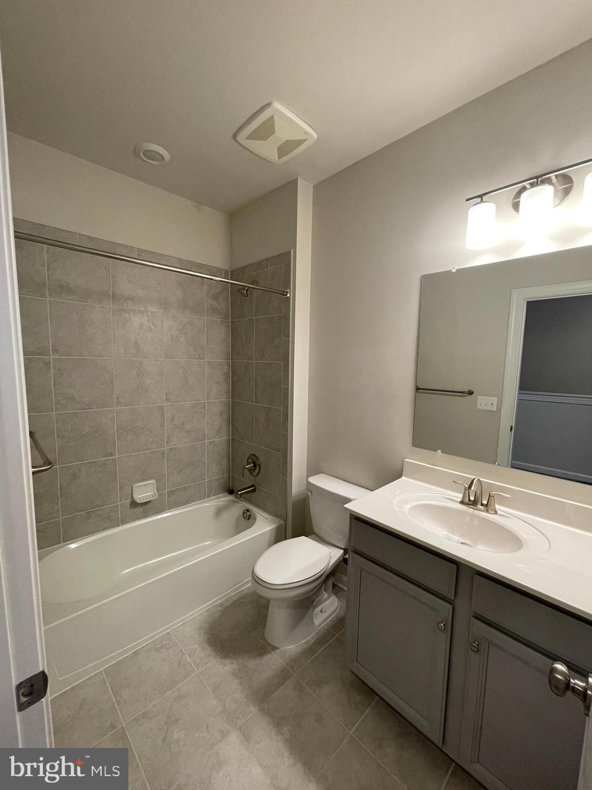 WESTVIEW SOUTH - Residential Lease