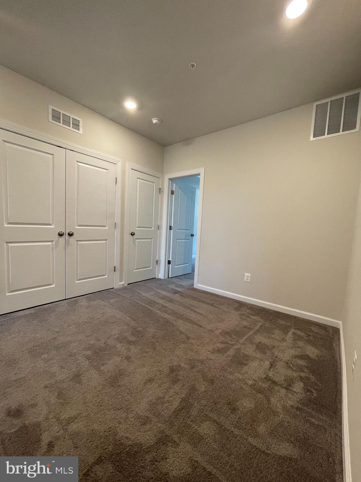 WESTVIEW SOUTH - Residential Lease