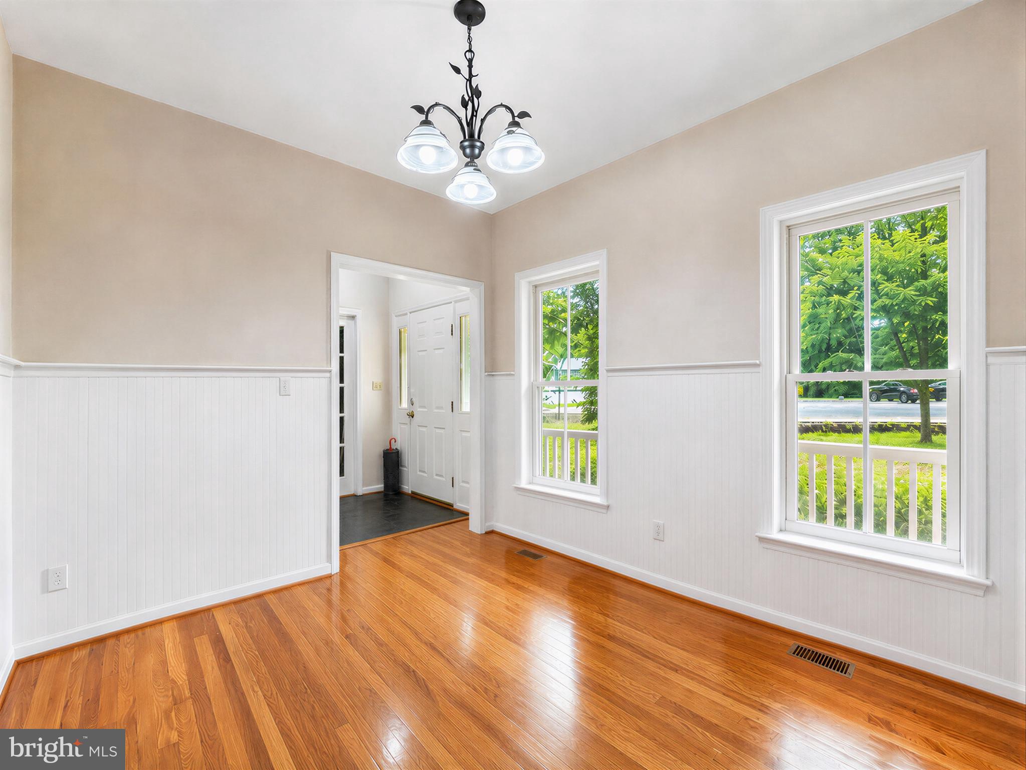 22393 DEERPATH COURT