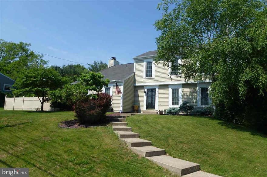 Susquehanna Twp 5 bdrm w/1st flr mstr. Plenty of updates including new furnace, new hardwood flrs in LR & DR, bamboo hardwood on rest of 1st flr, newer laminate flrs on 2nd level, new garage door & stone fireplace in den. Wainscoting, crown mldg, & Corian counters w/backsplash are several extras. Sunroom, above ground pool w/deck & vinyl fencing, & lower level family room make this perfect for large family or in-law quarters.