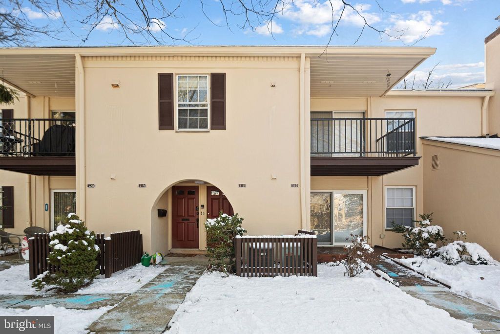 Photo of 318 Old Forge Xing #318, DEVON, PA 19333 (MLS # PACT2114938)