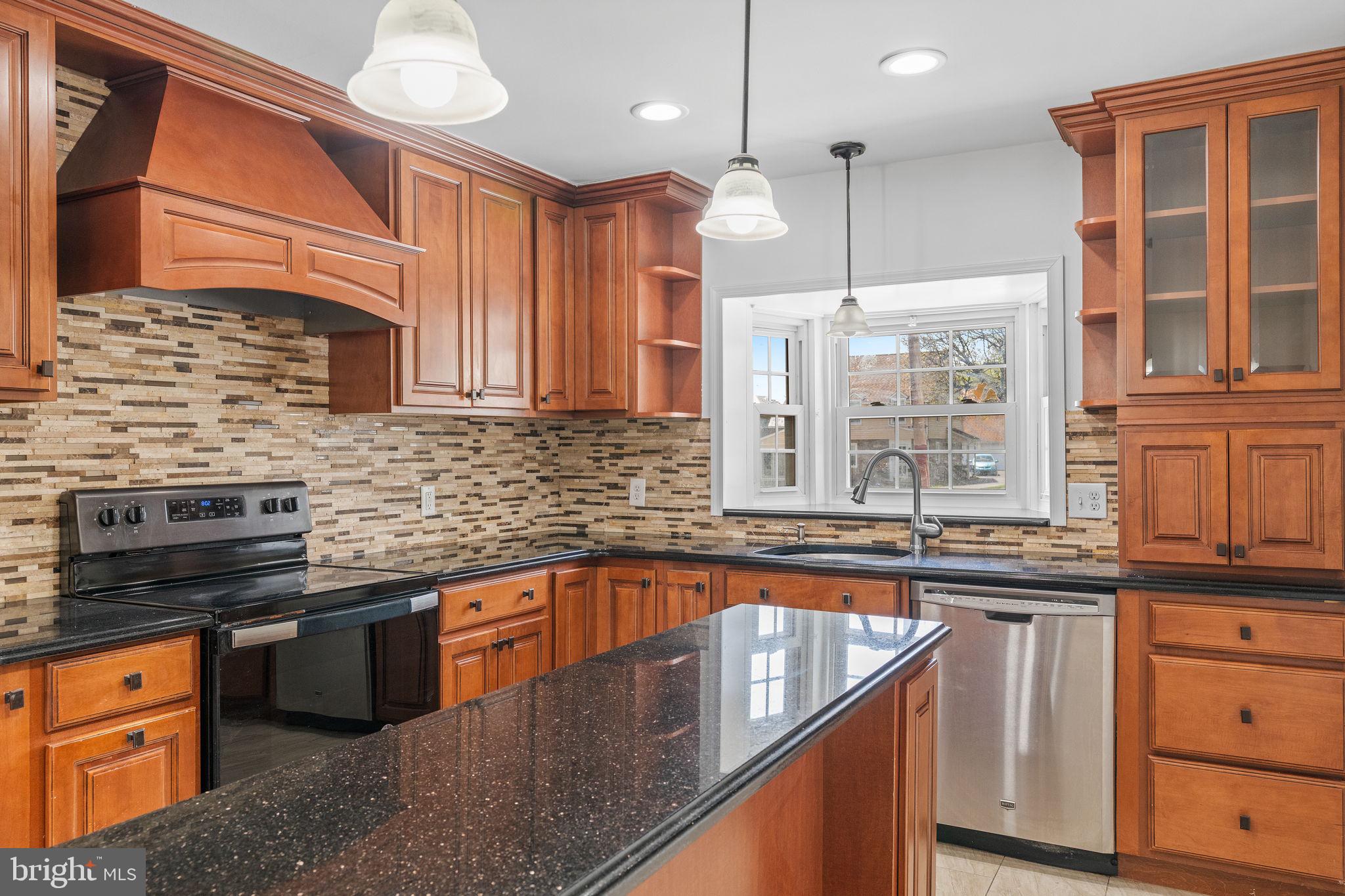 BROOKFIELD MANOR - Residential