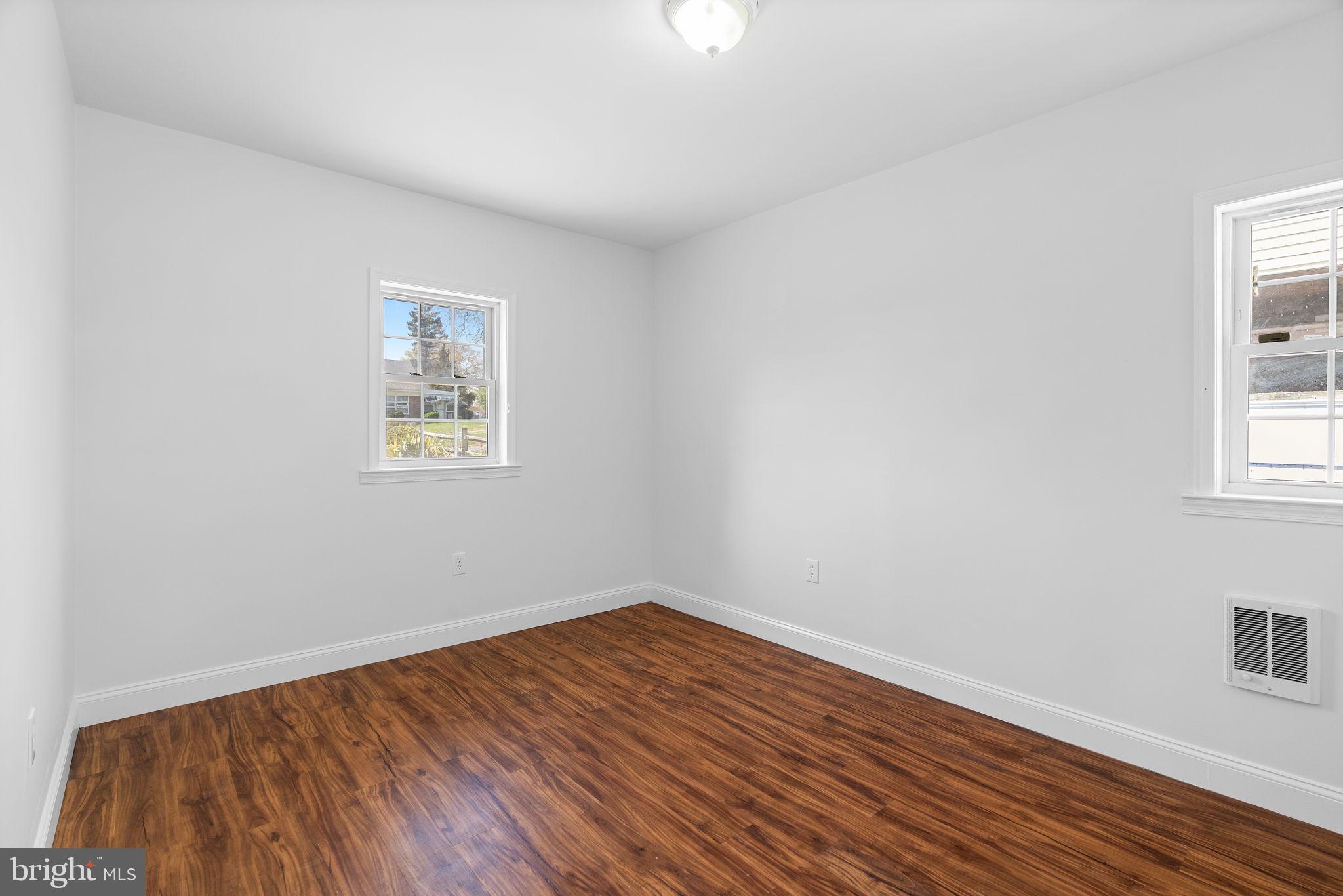 BROOKFIELD MANOR - Residential