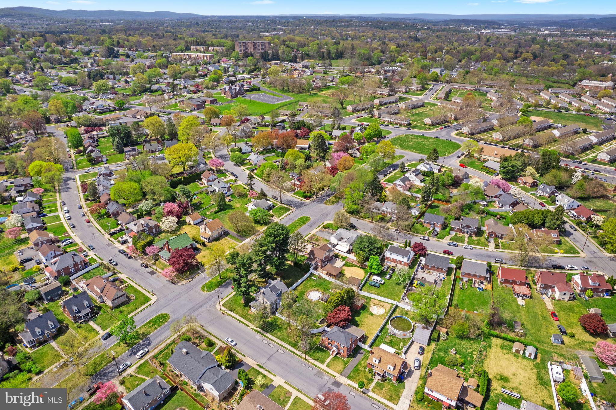 BROOKFIELD MANOR - Residential