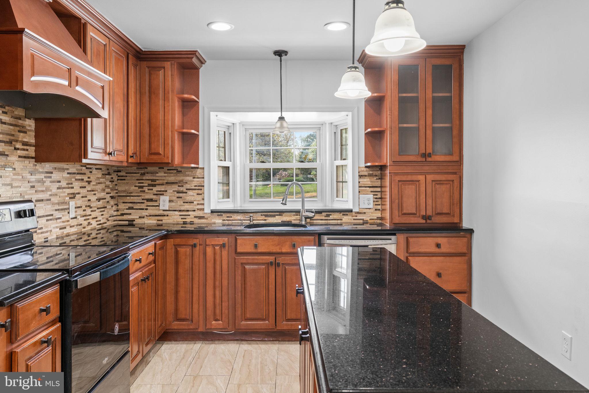 BROOKFIELD MANOR - Residential