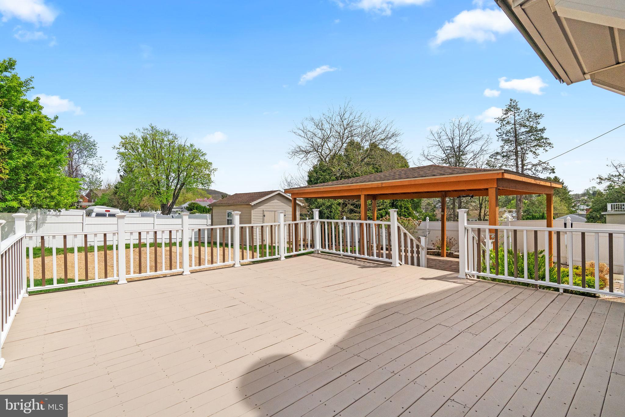 BROOKFIELD MANOR - Residential