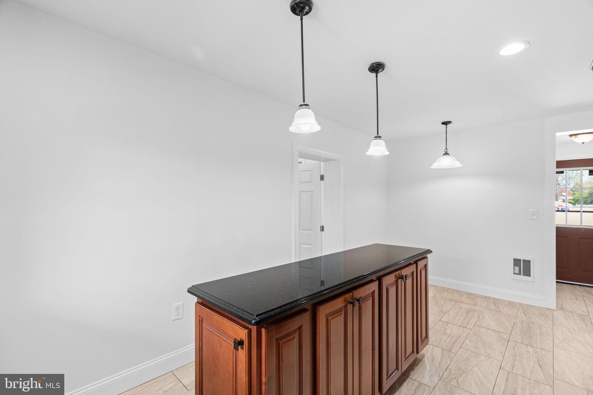 BROOKFIELD MANOR - Residential