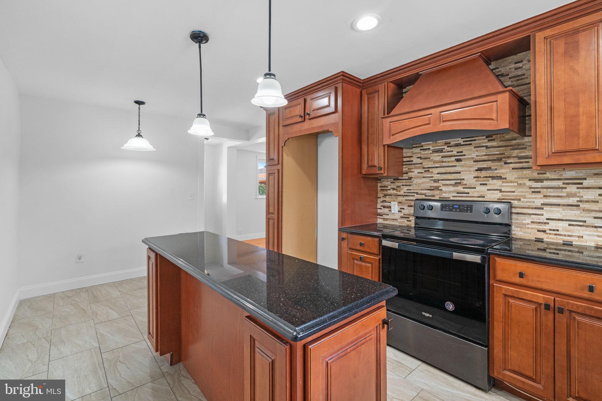 BROOKFIELD MANOR - Residential