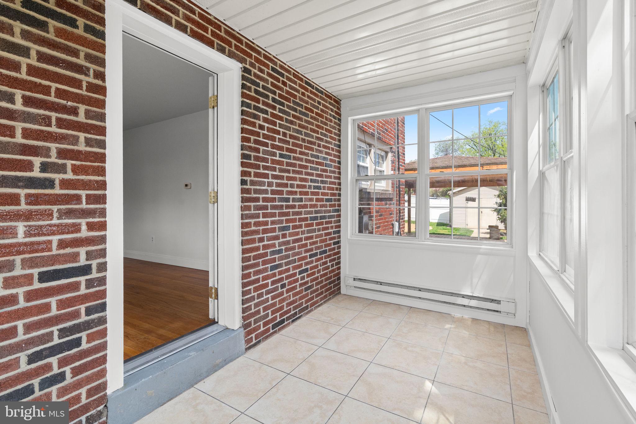 BROOKFIELD MANOR - Residential