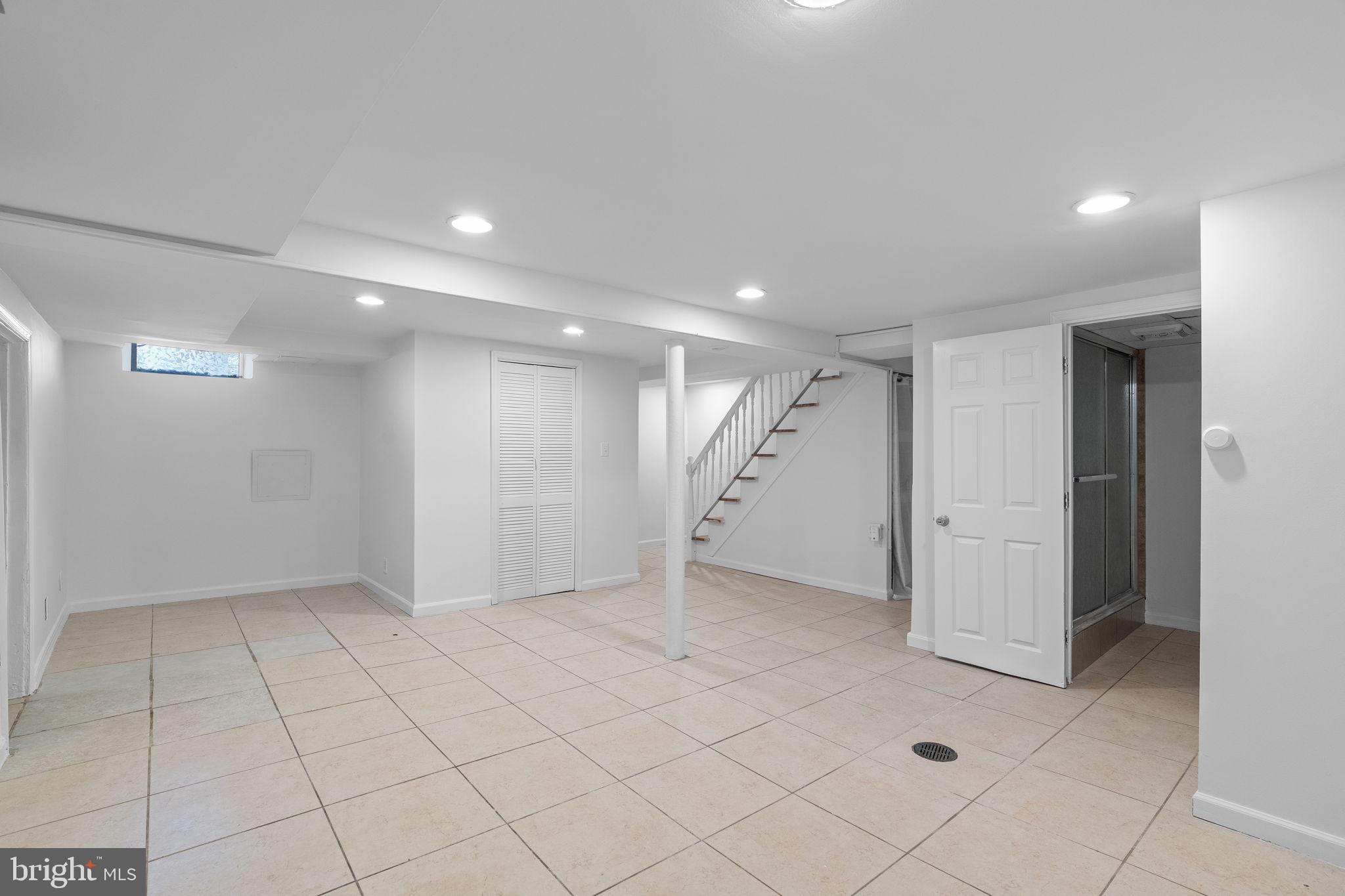 BROOKFIELD MANOR - Residential