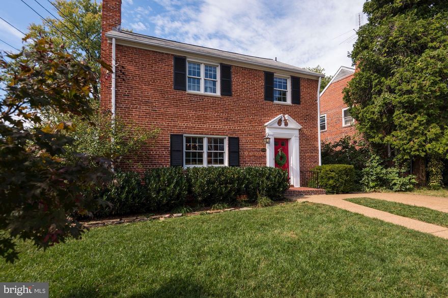 You ll love this beautiful EXPANDED Colonial with 2,900 sq. ft., 4 bedroom, 3.5 bath in sought-after Braddock Heights. Natural light abounds throughout the gourmet kitchen, living room w/fireplace and family room on the main level. Upstairs are the four bedrooms and two full baths. On the lower level, there's a finished basement, laundry room and plenty of extra storage.