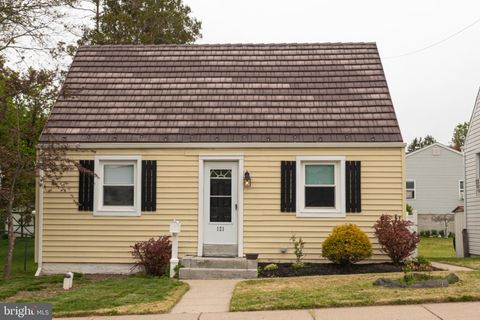 Photo of 121 W 6th St, POTTSTOWN, PA 19464 (MLS # PAMC2177706)
