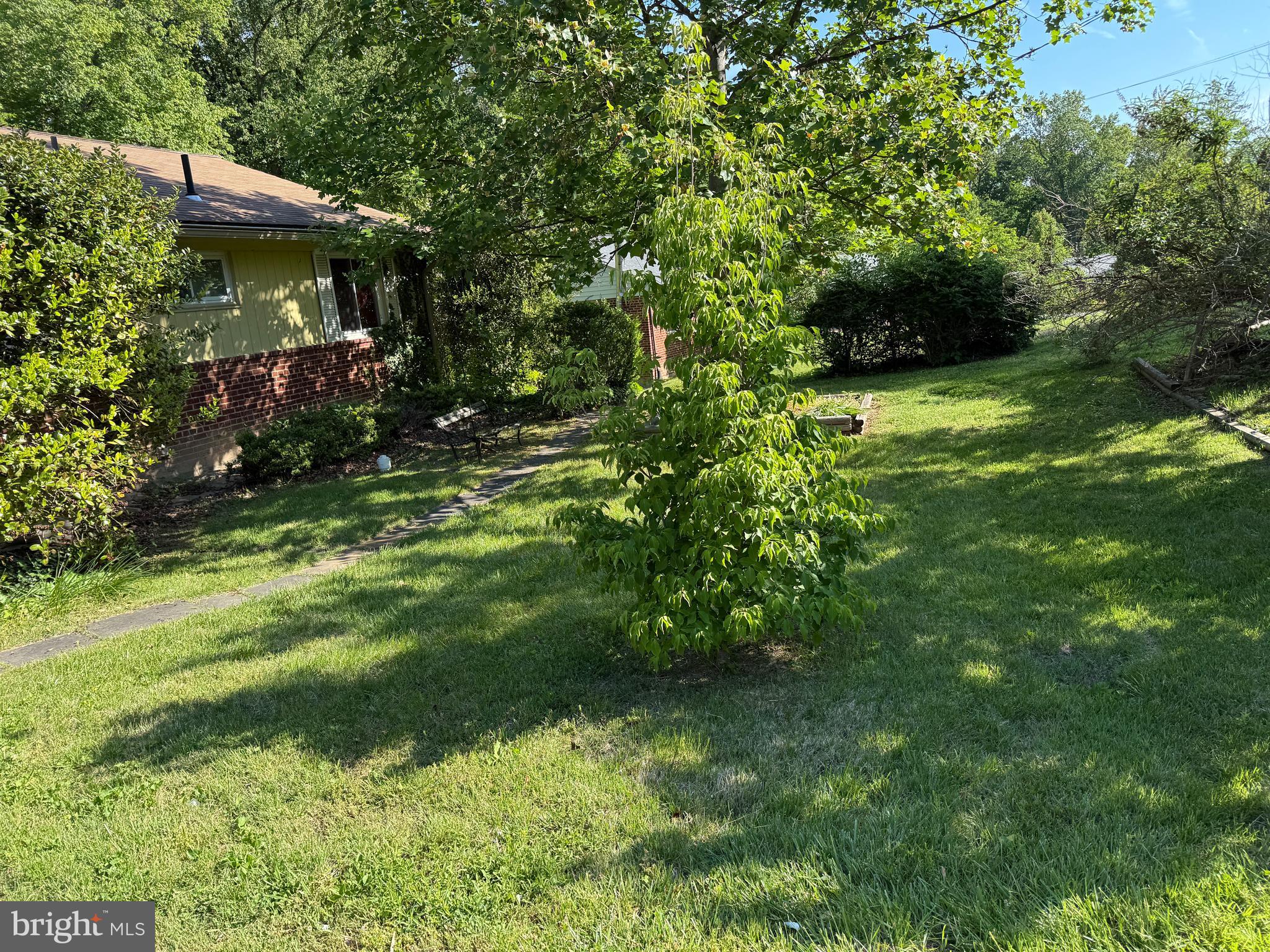 BROYHILL CREST - Residential