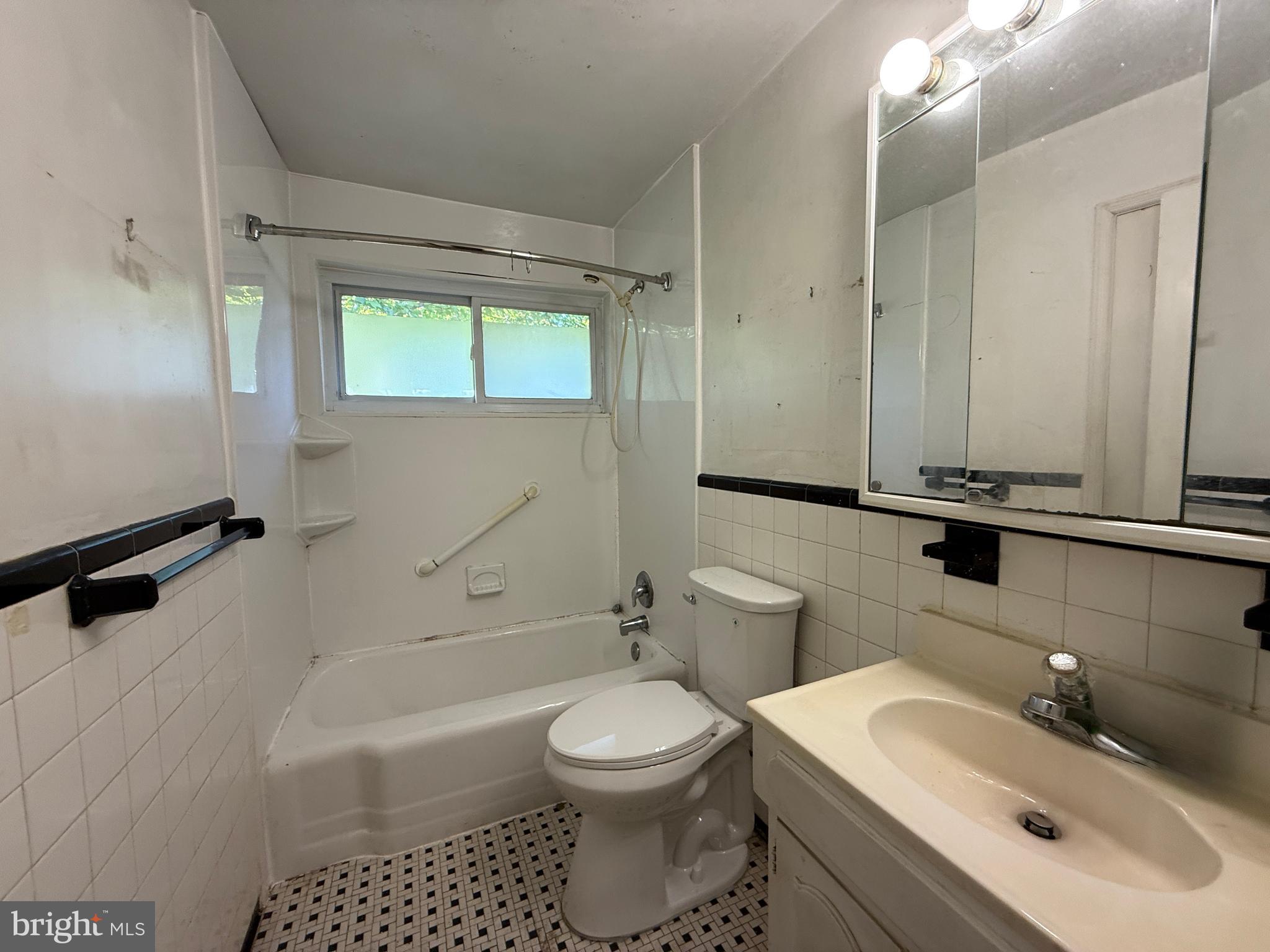 BROYHILL CREST - Residential