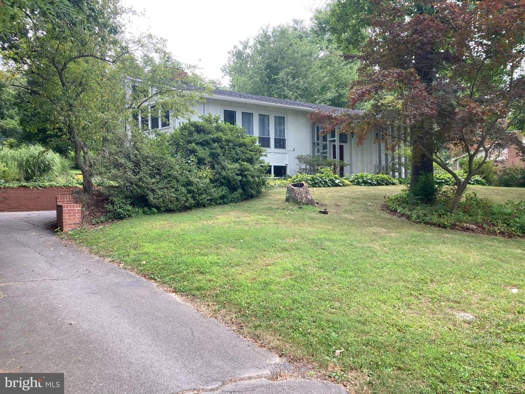 Photo of 973 NISSLEY RD, LANCASTER, PA 17601 (MLS # PALA2039326)