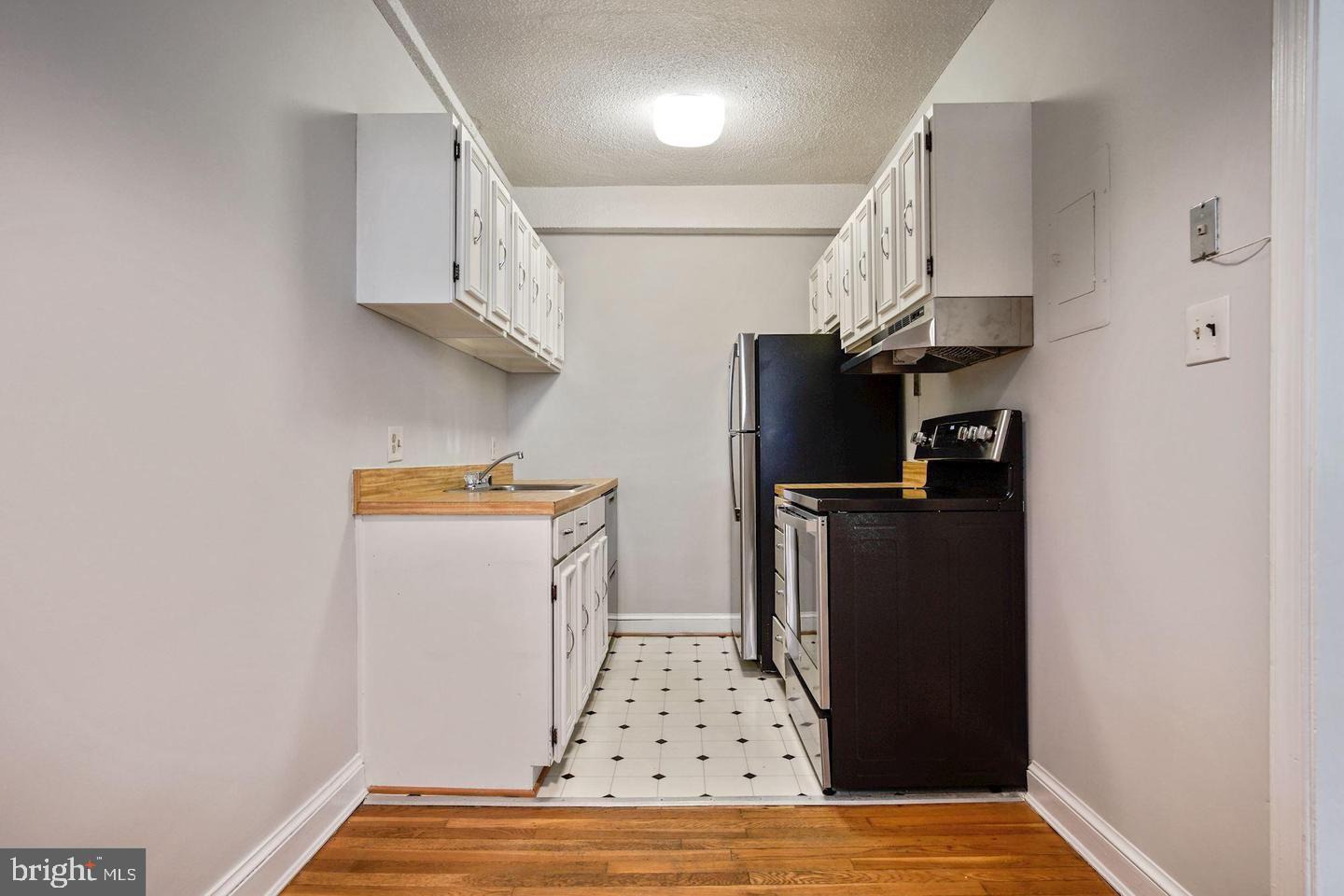 CATHEDRAL HEIGHTS - Residential Lease