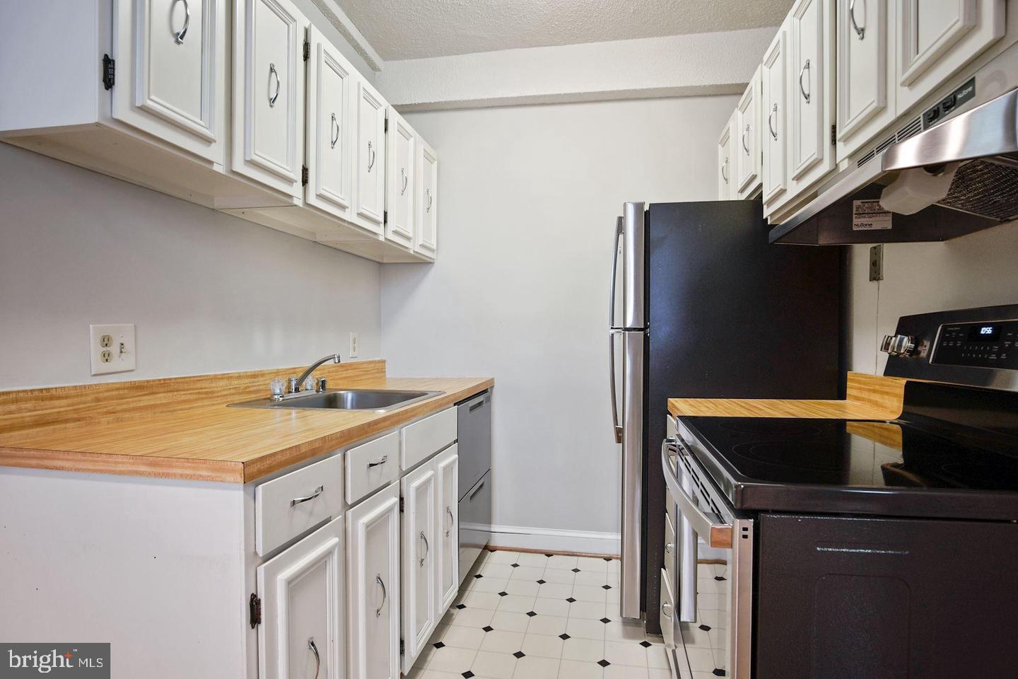 CATHEDRAL HEIGHTS - Residential Lease