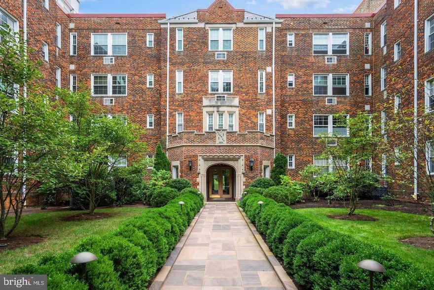 Welcome to your new home!

This charming and spacious light-filled one bedroom, one bathroom unit features include stainless steel appliances, fresh paint, hardwood floors, and a separate dining area.

In addition to the expansive roof terrace (with gorgeous views of the National Cathedral), residents also enjoy shared bike storage, secure package storage, common laundry, professional on-site management, and the use of a meeting/party room.

Convenience and accessibility abound -- located just blocks from Cathedral Commons, home to Giant Food, Starbucks, Raku, Barcelona Wine Bar, and multiple bus lines.

Lease terms:
Available early June
12 month minimum lease
No smoking
Sorry, the building does not allow pets
Water and Sewer Included in rent
Tenant is responsible for Electricity