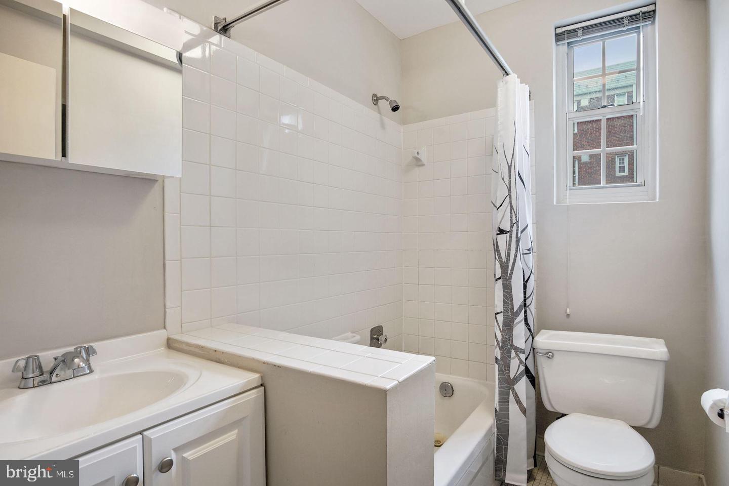 CATHEDRAL HEIGHTS - Residential Lease