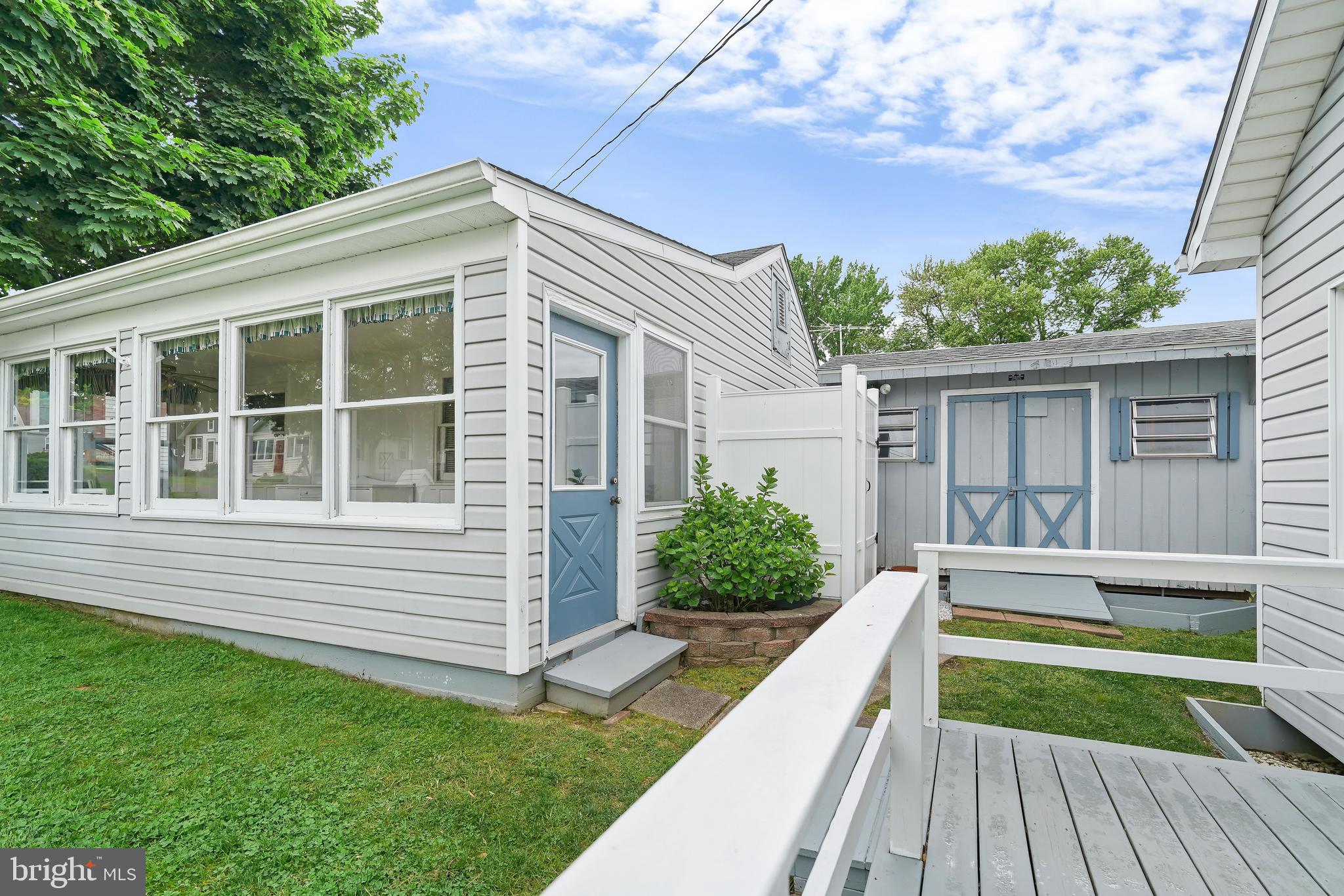 CRYSTAL BEACH - Residential