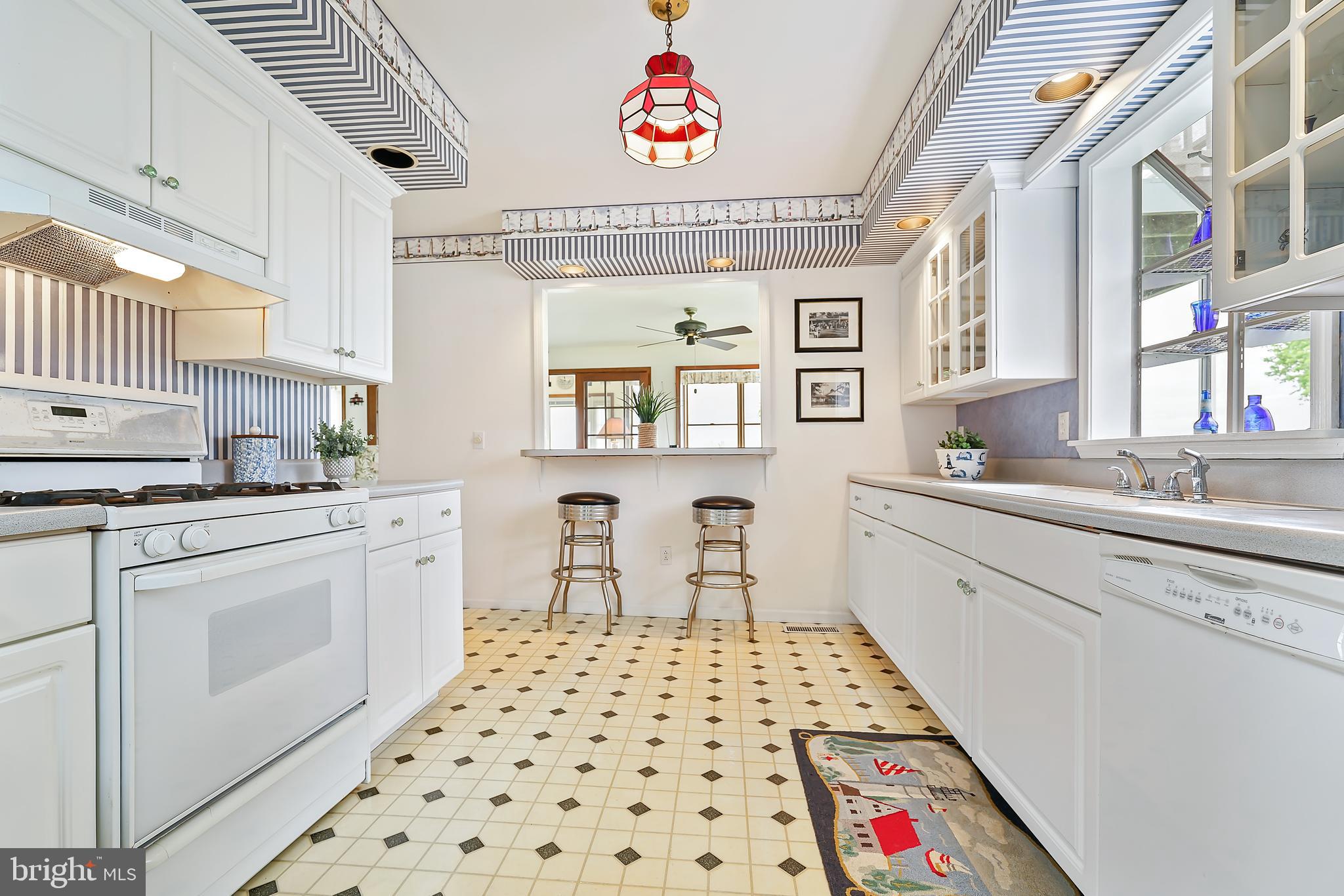 CRYSTAL BEACH - Residential