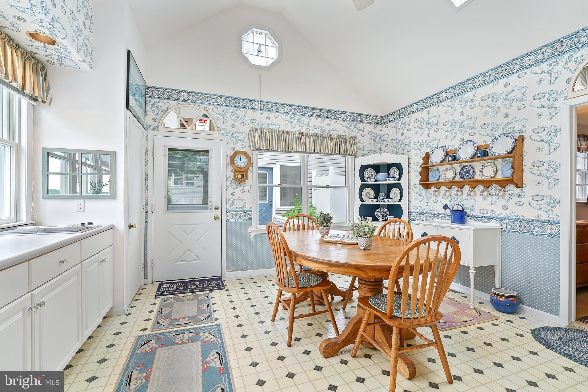 CRYSTAL BEACH - Residential