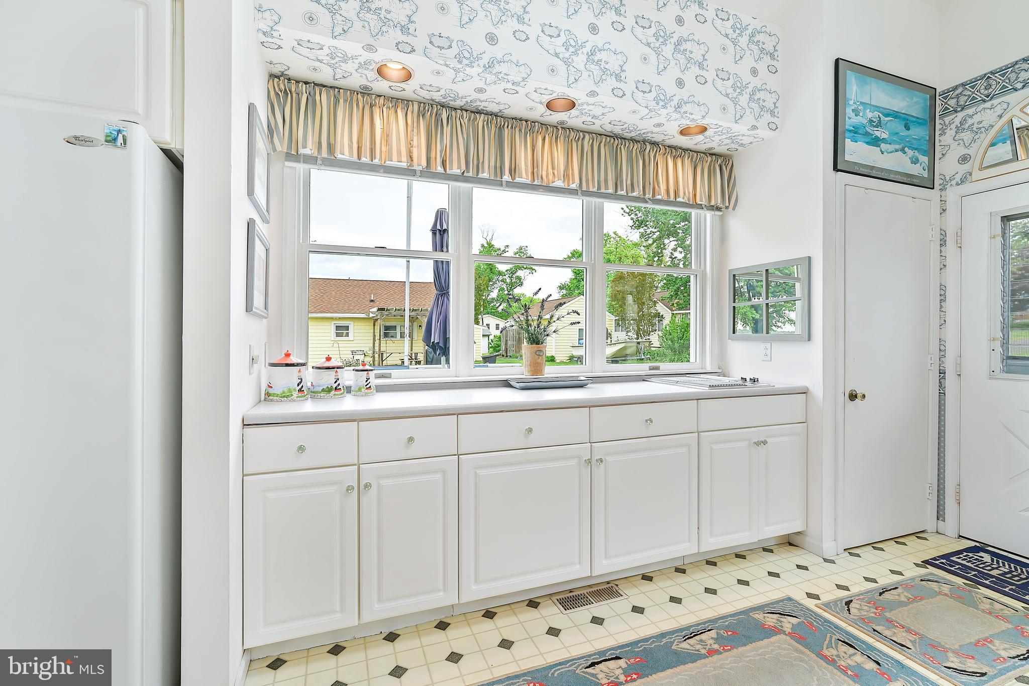 CRYSTAL BEACH - Residential