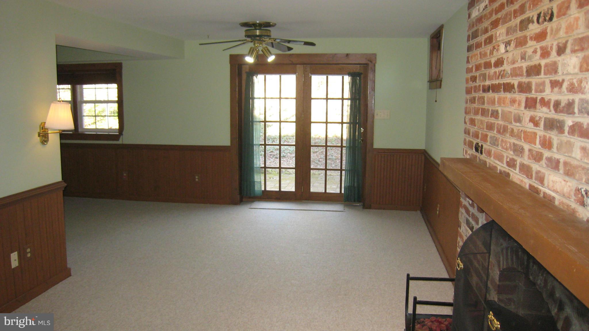 PROMONTORY OAKS - Residential Lease