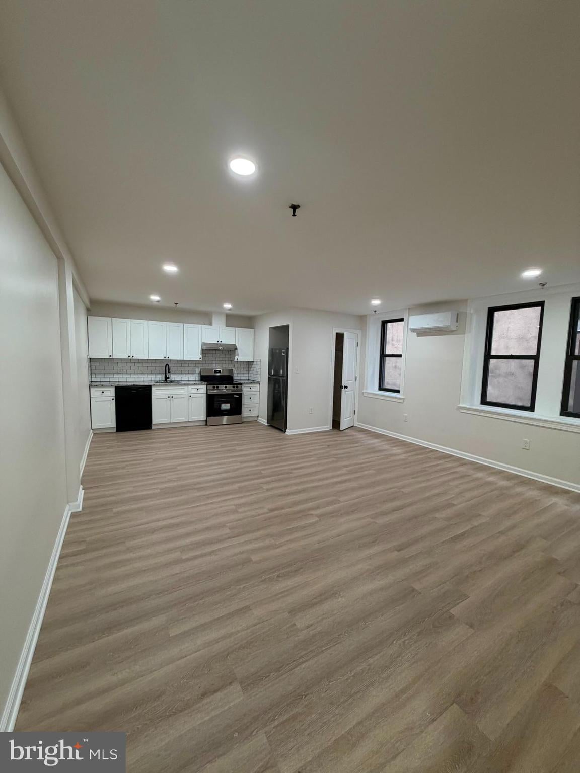 4804 CHESTER AVENUE 105