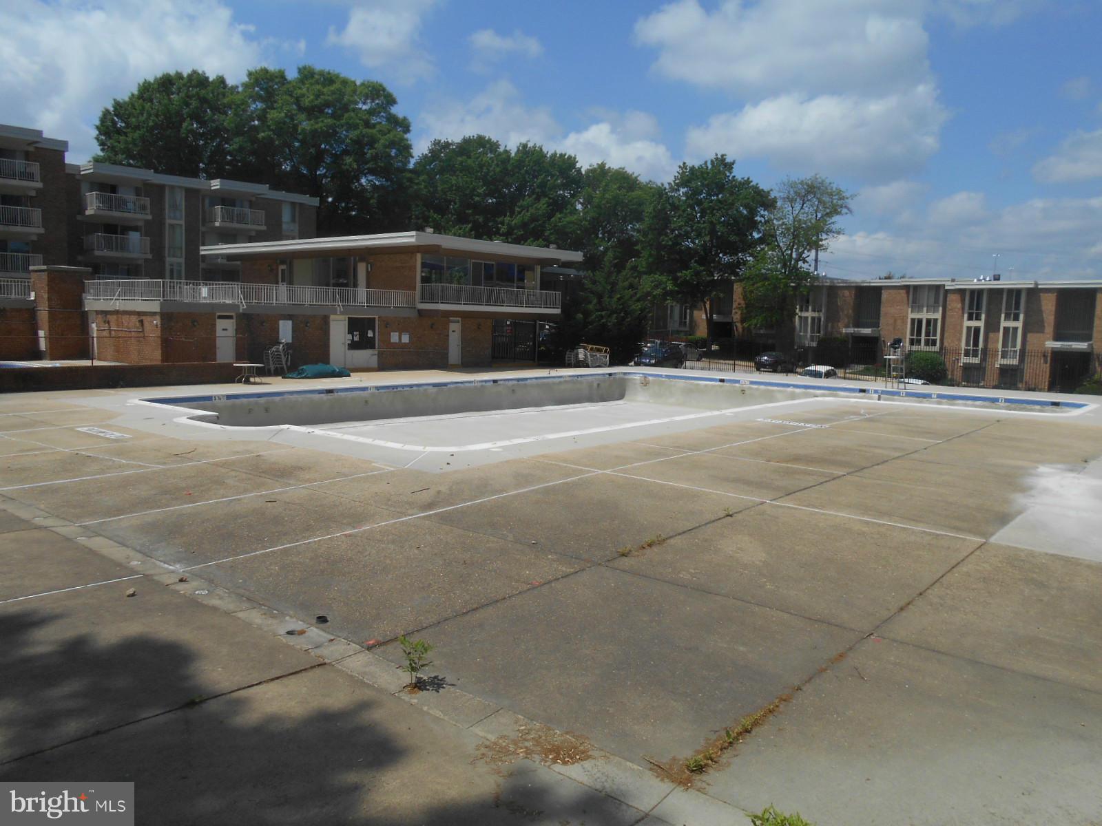 HUNTINGTON CLUB - Residential