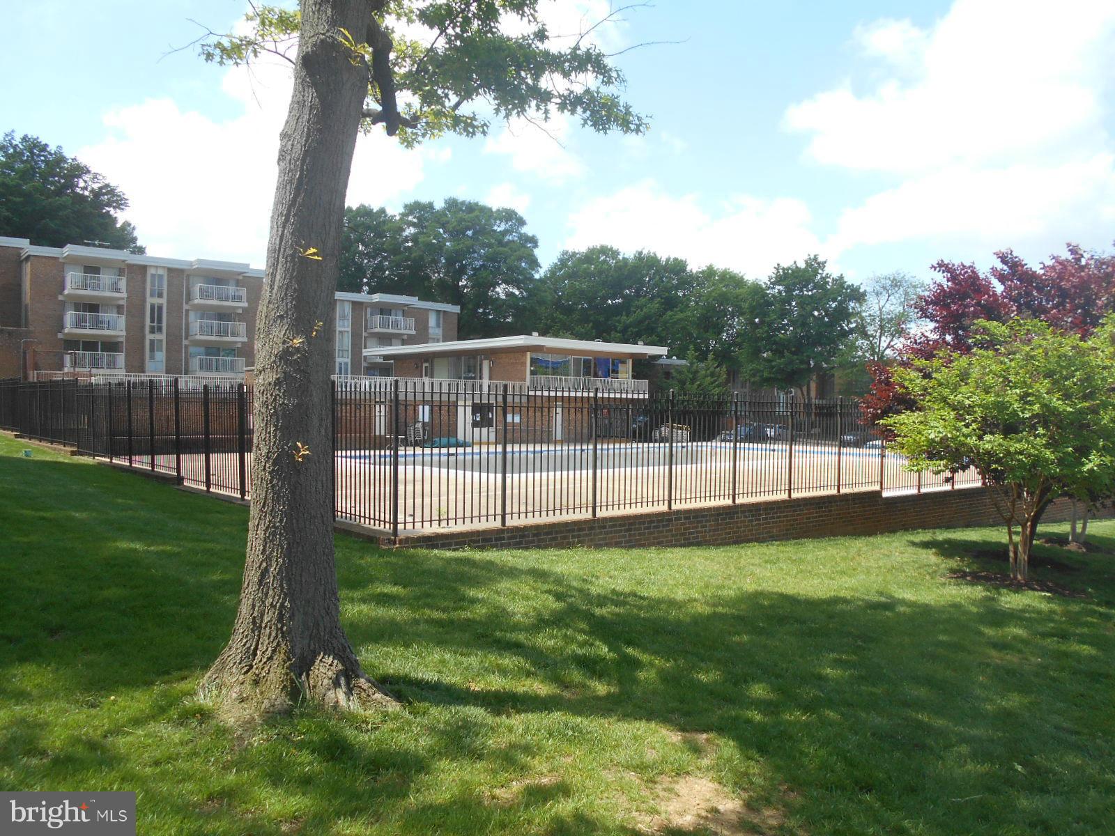 HUNTINGTON CLUB - Residential