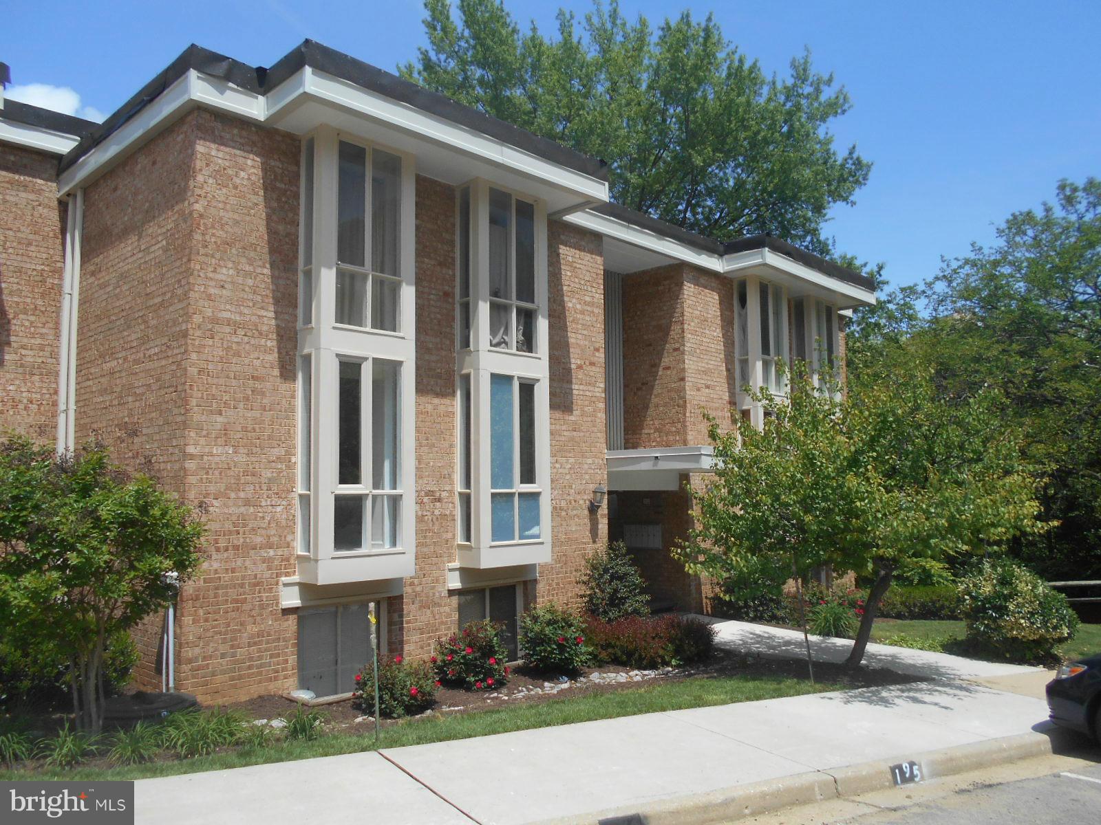 HUNTINGTON CLUB - Residential