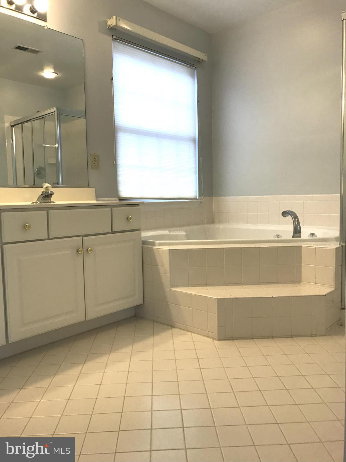 BROOKE MANOR FARMS - Residential Lease