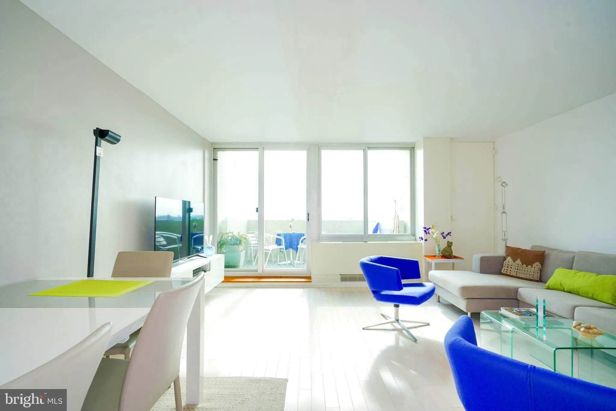 Philadelphia, Pennsylvania 19106, United States, 1 Bedroom Bedrooms, ,1 BathroomBathrooms,Residential,Contingent,64822