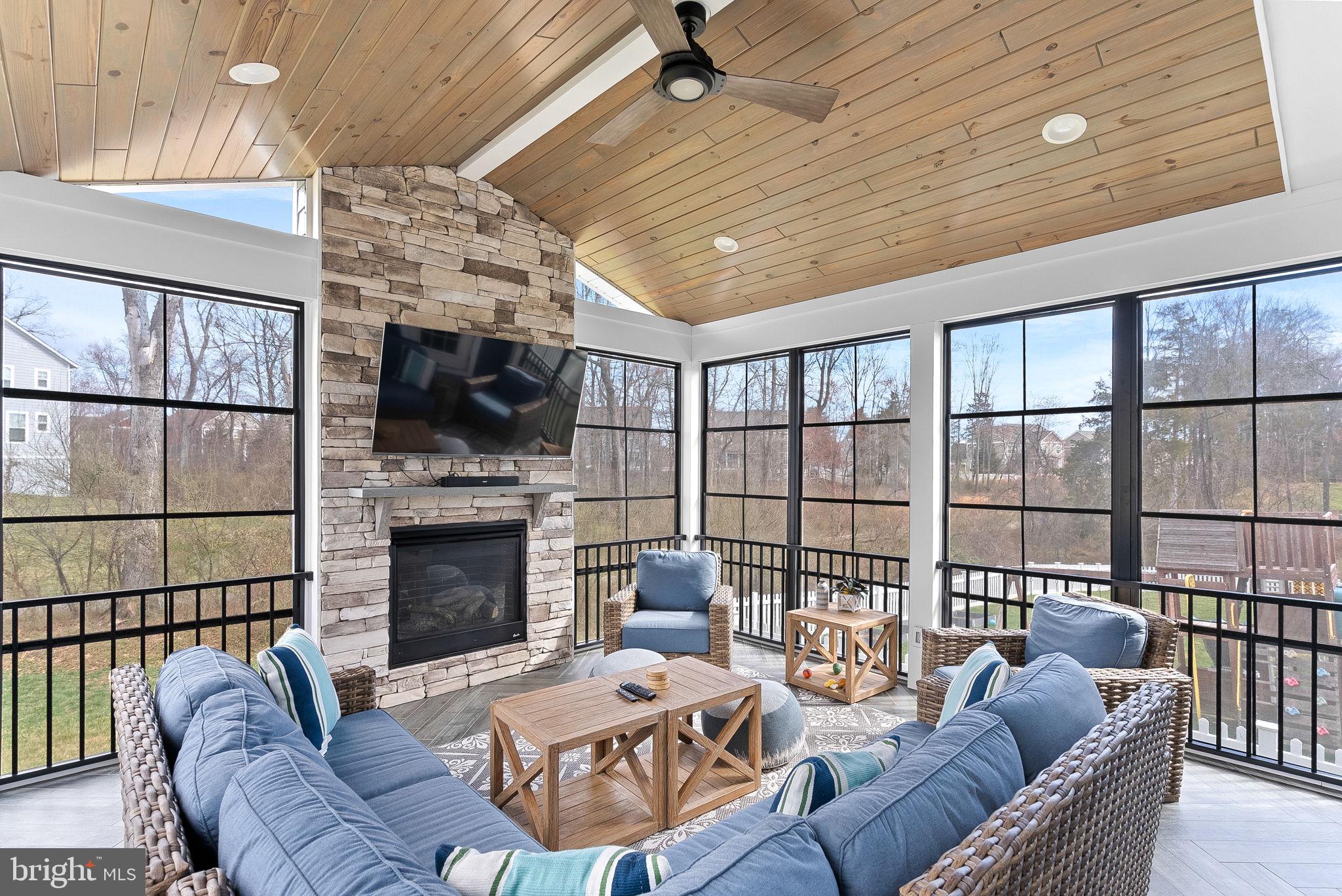 GROVE AT WILLOWSFORD - Residential