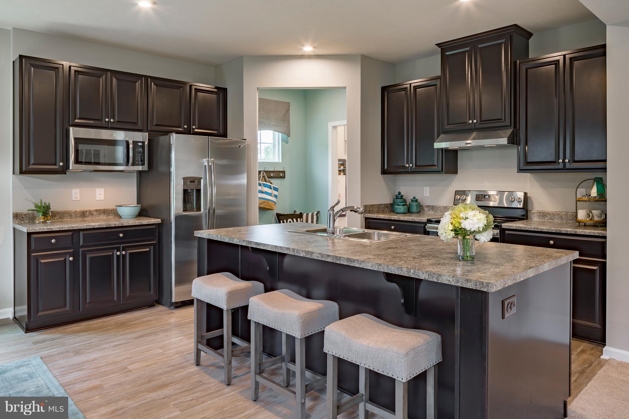 CREEKSIDE VILLAGE - Residential